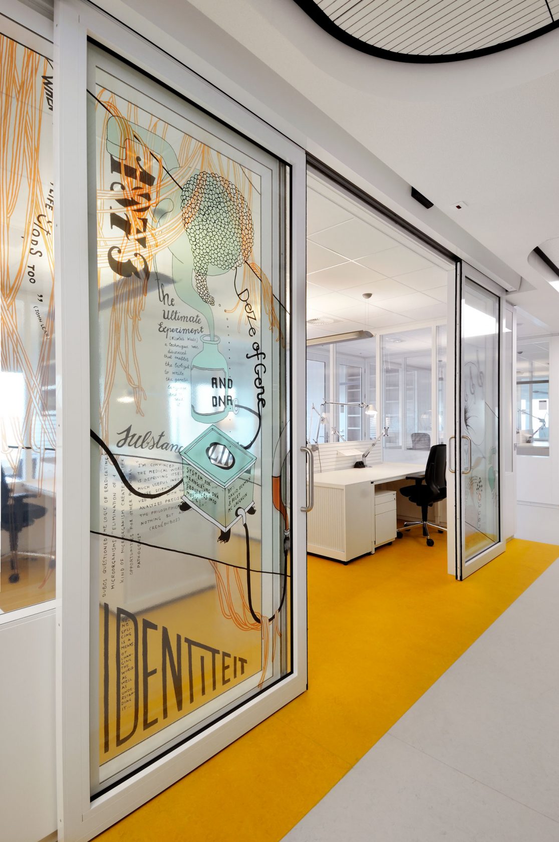 Amsterdam AMC Hospital - 38 m long mural on the miracle of life - office doors open