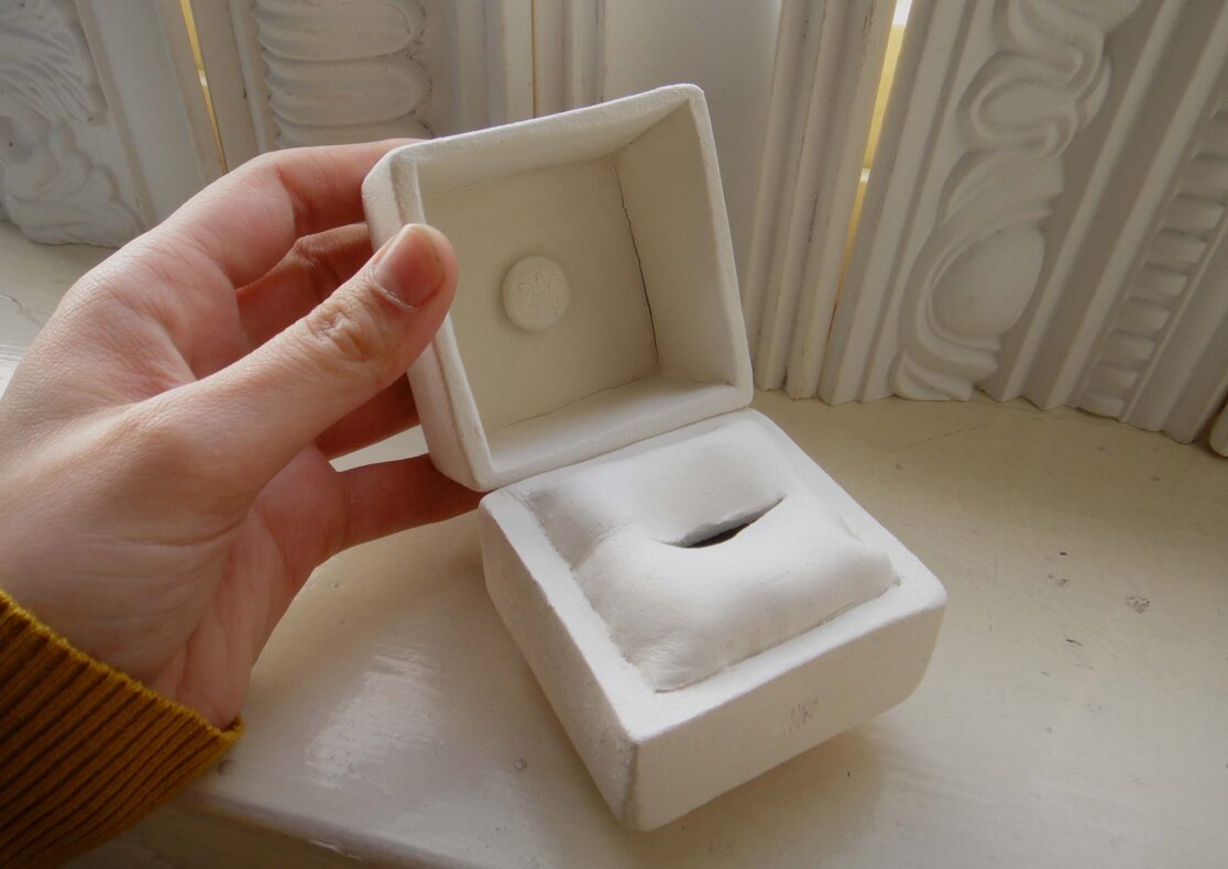 Porcelain jewellery box for the Victoria Revealed exhibition at Kensington Palace