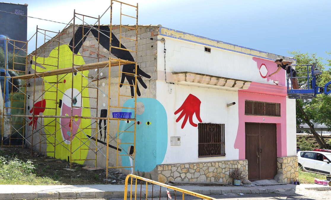 ‘Los Sin Nombre’, work in progress, 6 x 17.4 m