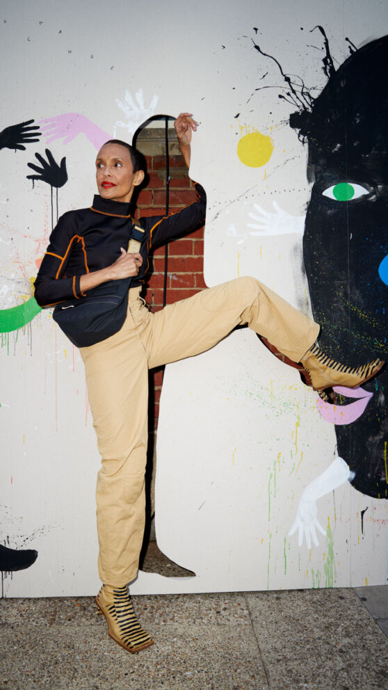 Mascarada, big scale painting, The Trapeze Artist detail with model, Jordan Trent, 4 x 21 m, Vyner Street