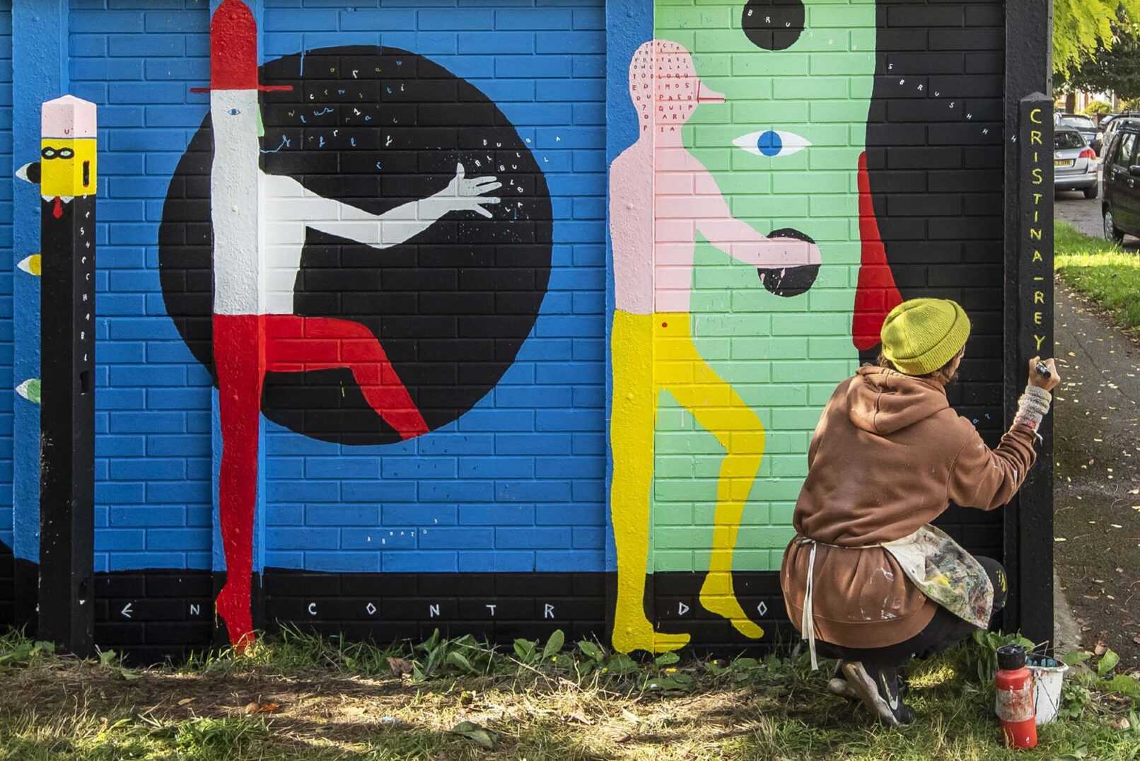 Reencuentros con Antifaz, acrylic on exterior wall, working