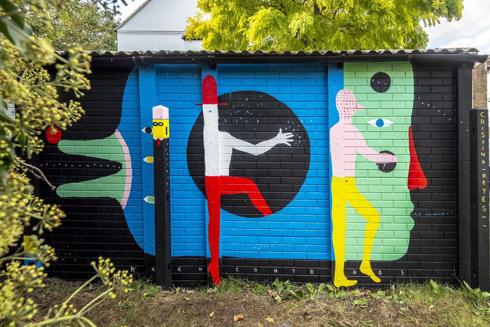 Reencuentros con Antifaz, acrylic on exterior wall 2.15 x 5.25 m